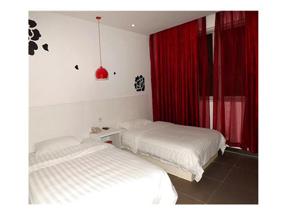 V8 Hotel Xicun Subway Branch Гуанчжоу Экстерьер фото